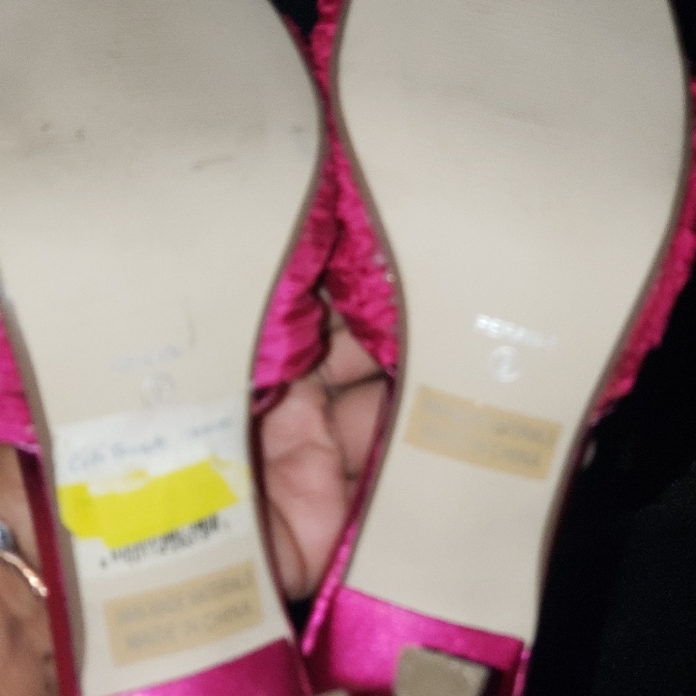 Heels - Picture 3 of 3